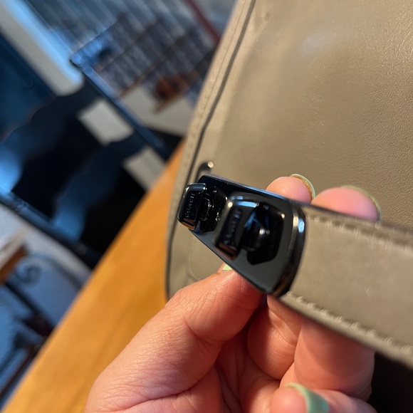 Authentic Grey Coach Medium Swagger Bag - Picture 4 of 16